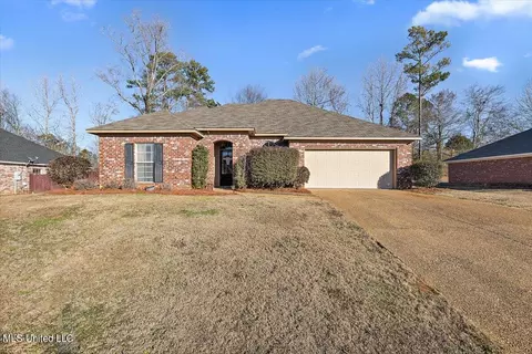 416 Pecan Cir, Brandon, MS 39042