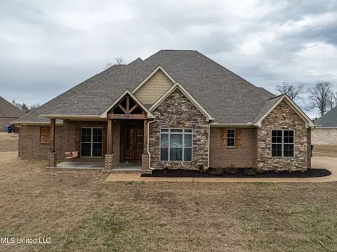 4556 E Bakers Trl, Nesbit, MS 38651