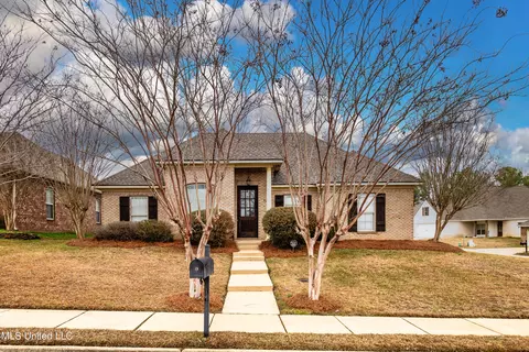 300 Silver Tree Ln, Pearl, MS 39208