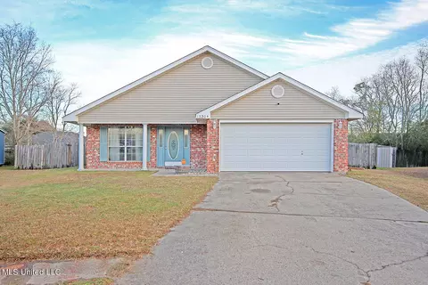 13204 Birch Ct, Gulfport, MS 39503