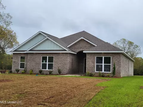 19069 Harrington Cir, Biloxi, MS 39532
