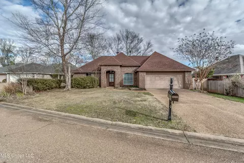 402 Wildberry Cir, Pearl, MS 39208