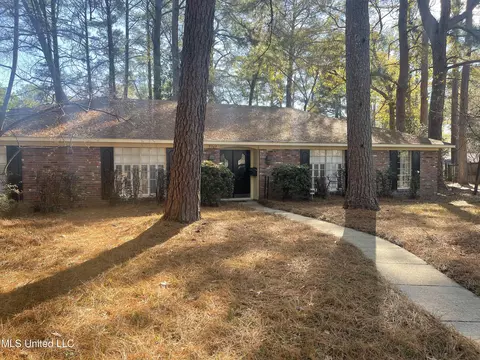 5369 Briarfield Rd, Jackson, MS 39211 photo 1