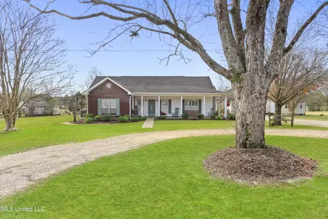 486 Restertown Rd, Poplarville, MS 39470
