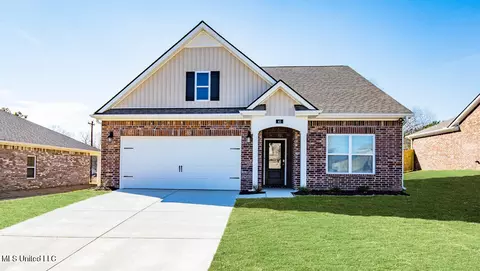 7336 Willow Oak Dr, Horn Lake, MS 38637
