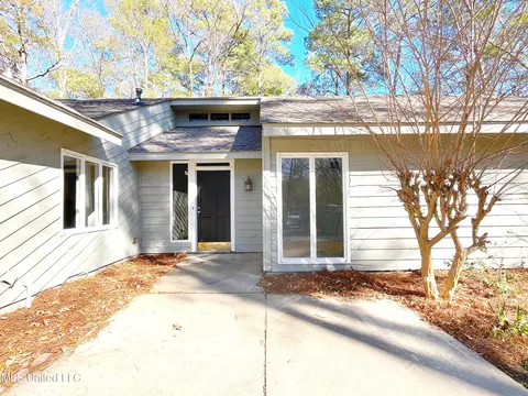 112 Camelia Dr, Brandon, MS 39047