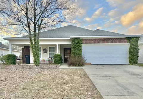 21 Clear Springs Ct, Hattiesburg, MS 39402