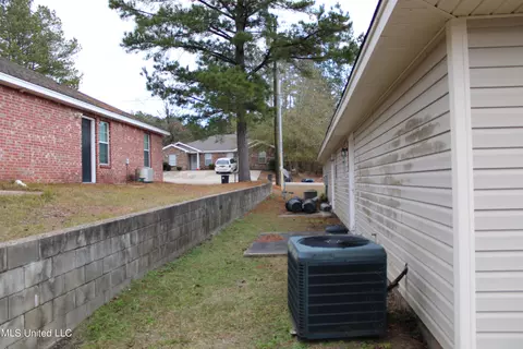 Exterior - 7 E Center Wind Rdg #A, Purvis, MS 39475 photo 6 of 10