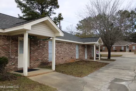 Exterior - 7 E Center Wind Rdg #A, Purvis, MS 39475 photo 4 of 10