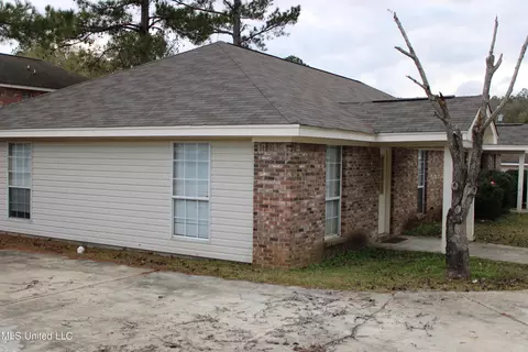 Exterior - 7 E Center Wind Rdg #A, Purvis, MS 39475 photo 5 of 10