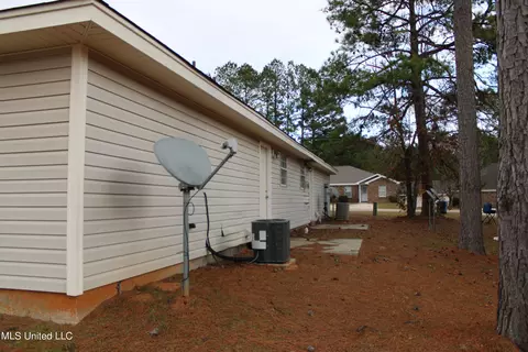 Exterior - 7 E Center Wind Rdg #A, Purvis, MS 39475 photo 8 of 10