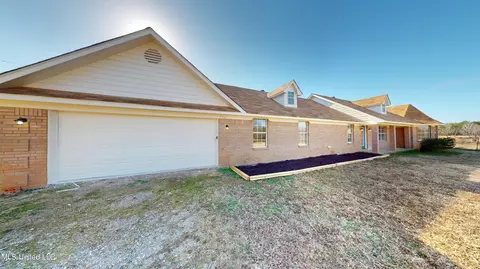 256 Garfield Rd, Byhalia, MS 38611