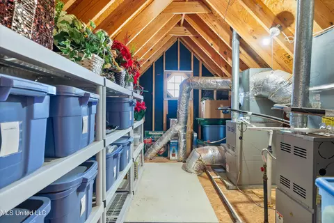 Kitchen - 7450 Davidson Rd, Olive Branch, MS 38654 photo 6 of 6