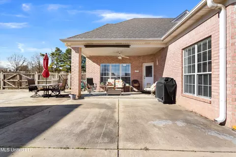 Exterior - 7450 Davidson Rd, Olive Branch, MS 38654 photo 3 of 9