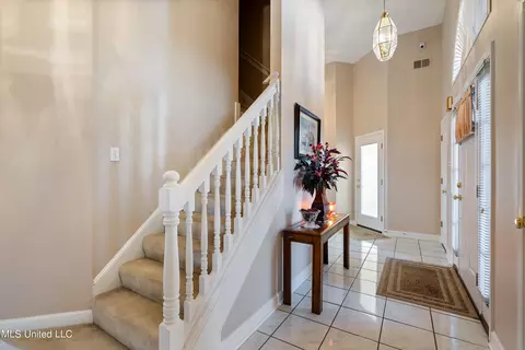 Entry Way - 7450 Davidson Rd, Olive Branch, MS 38654 photo 2 of 2
