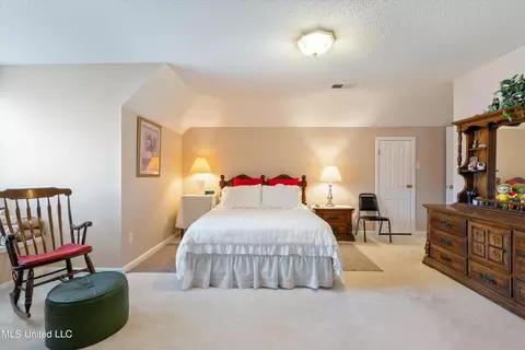 Bedroom - 7450 Davidson Rd, Olive Branch, MS 38654 photo 6 of 6