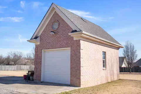 Exterior - 7450 Davidson Rd, Olive Branch, MS 38654 photo 6 of 9