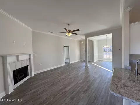 Living - 1854 Benton Dr, Hernando, MS 38632 photo 1 of 4