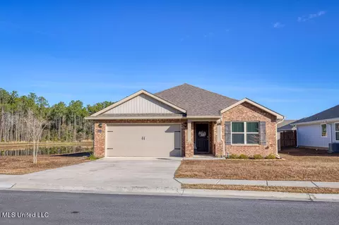 18454 Elkwood Dr, Gulfport, MS 39503