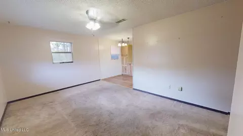 9401 Shiprock St, Moss Point, MS 39562