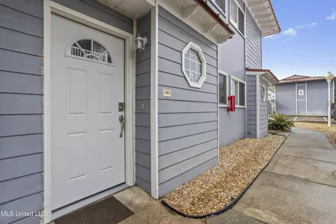 1664 Beach Blvd #J142, Biloxi, MS 39531