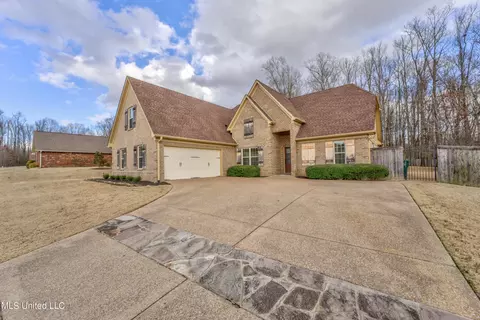 2228 Lesterfield Pl, Nesbit, MS 38651
