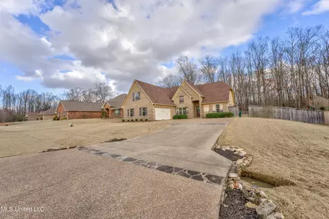 2228 Lesterfield Pl, Nesbit, MS 38651 photo 2
