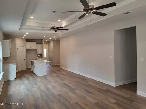 Kitchen - 87126 Highpoint Dr, Diamondhead, MS 39525 photo 6 of 6