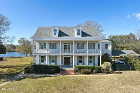 76 Dream Hill Dr, Poplarville, MS 39470