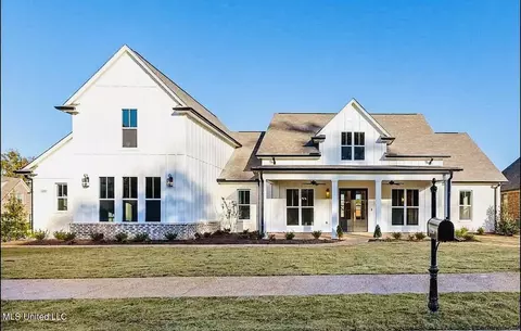 6326 Sierra Dr, Olive Branch, MS 38654