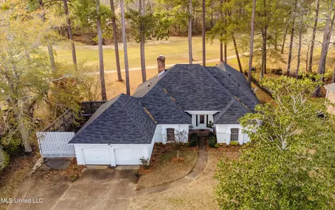 415 Woodlands Cir, Brandon, MS 39047