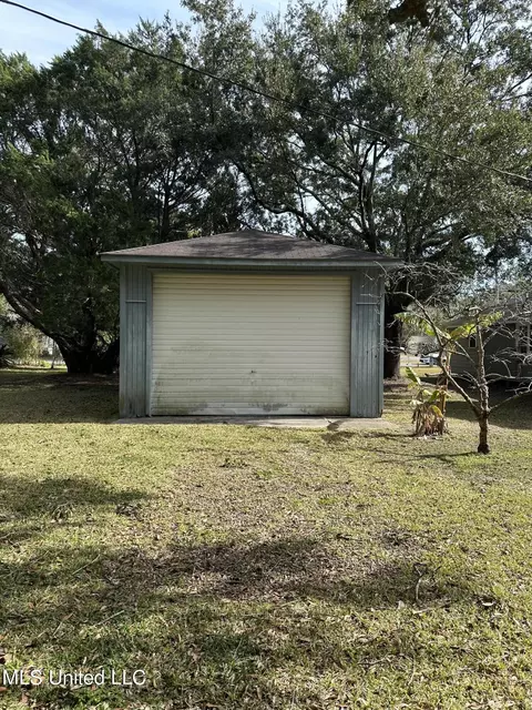 7101 Barnes Rd, Moss Point, MS 39563 photo 5
