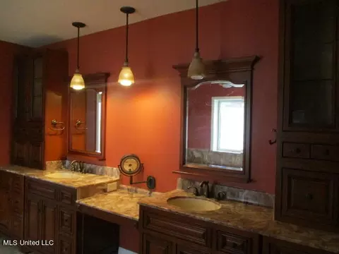 Bath - 1249 Stonecypher Rd, Lucedale, MS 39452 photo 3 of 5