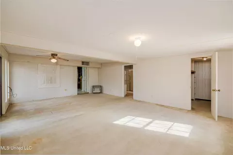 9473 Stuart St, Olive Branch, MS 38654 photo 21
