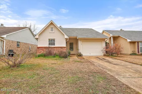 111 Shadow Lodge Cir, Pearl, MS 39208