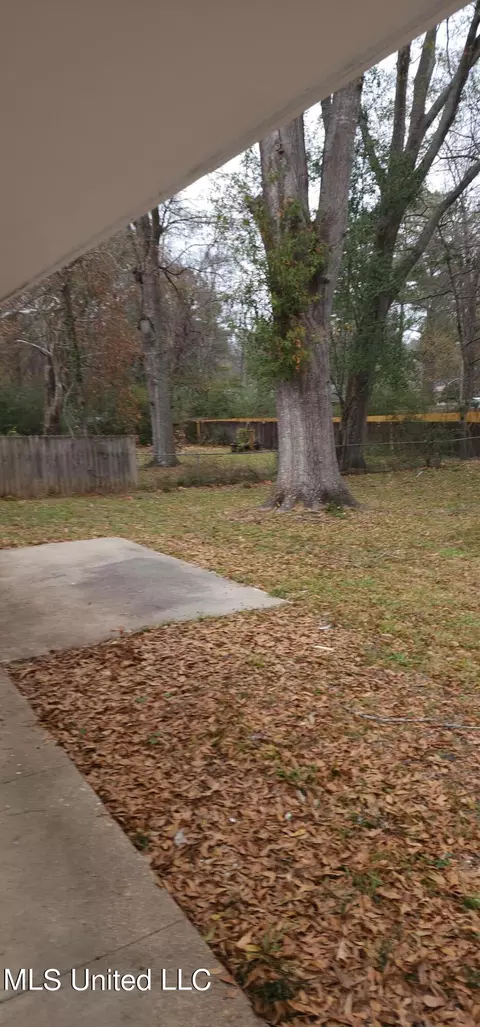 Exterior - 5314 Ridgewood Rd, Jackson, MS 39211 photo 2 of 3