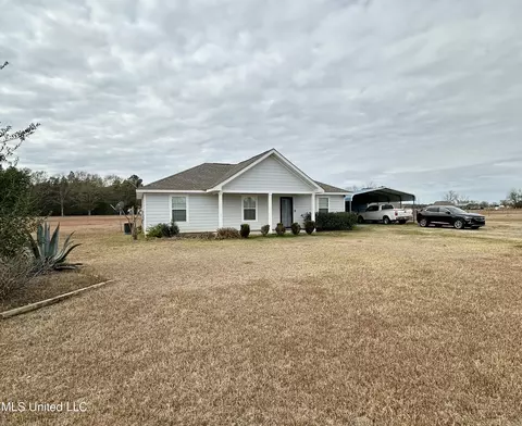 126 Crepe Myrtle Ln, Lucedale, MS 39452