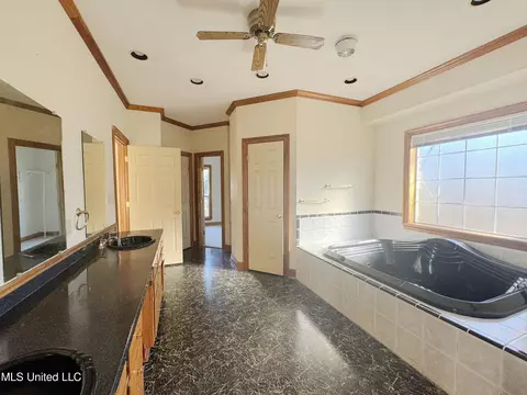 Bath - 820 E Washington St, Brookhaven, MS 39601 photo 1 of 2