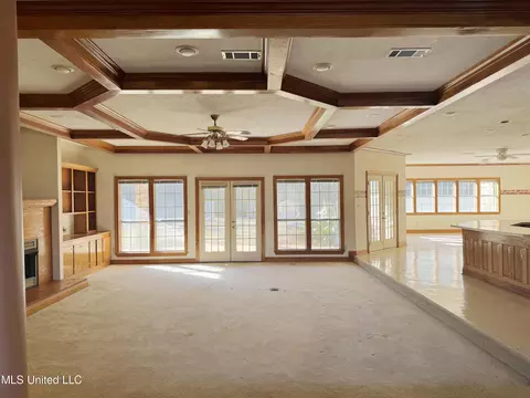 Living - 820 E Washington St, Brookhaven, MS 39601 photo 1 of 1