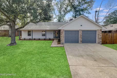 2902 Oakridge Pl, Gulfport, MS 39507
