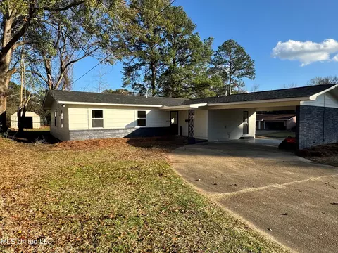 Exterior - 1262 Summer Ln, Jackson, MS 39211 photo 2 of 13