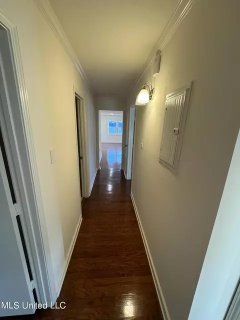 Entry Way - 1262 Summer Ln, Jackson, MS 39211 photo 2 of 2