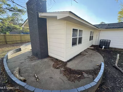Exterior - 1262 Summer Ln, Jackson, MS 39211 photo 12 of 13