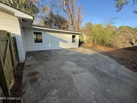 Exterior - 1262 Summer Ln, Jackson, MS 39211 photo 13 of 13