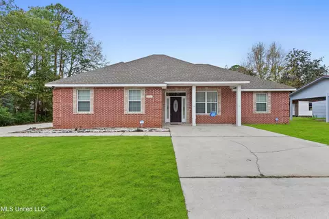 2601 N 11th St, Ocean Springs, MS 39564