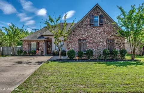 305 Amberwood Ct, Pearl, MS 39208