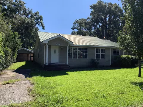 714 Manila St, Lucedale, MS 39452