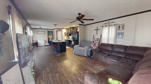 153 Forest Hill Dr, Lucedale, MS 39452