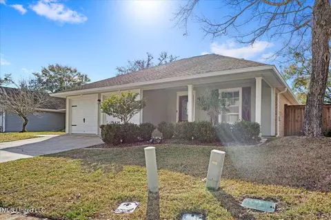 971 Bluff Rdg, Biloxi, MS 39532 photo 2