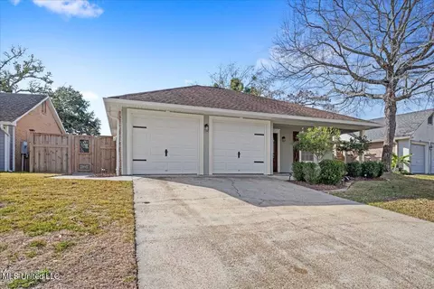 971 Bluff Rdg, Biloxi, MS 39532 photo 3